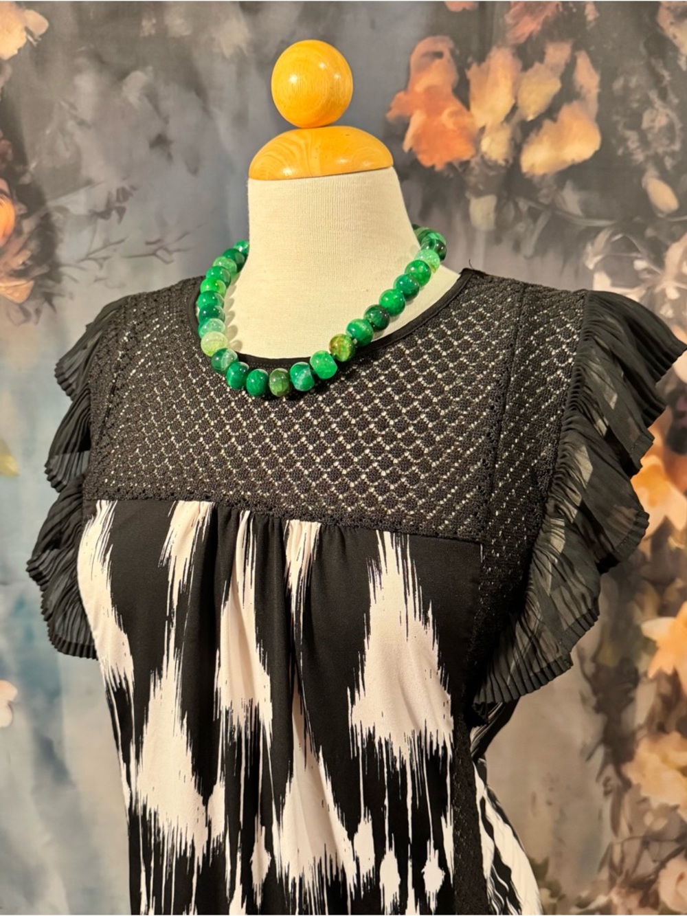 Worthington Black & White Patterned Flutter Sleeve Blouse - Picture 3 of 7